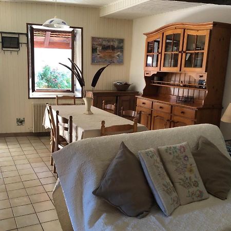 Appartement Dans La Vieille Ville, En Face Du Chateau Annecy Exterior foto